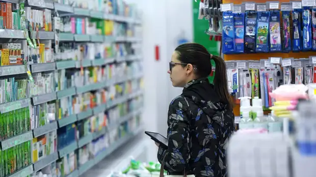 Путин призвал наказывать аптеки за завышение цен из-за коронавируса