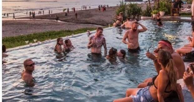 Россияне на Бали устроили "новую Москву" и бесят местных