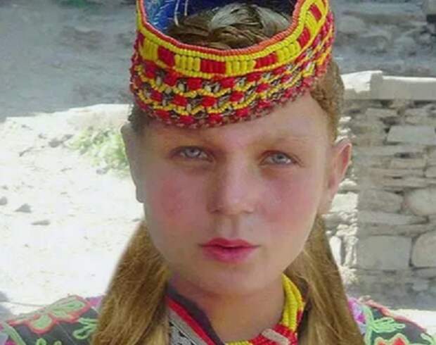 Где в Азии живёт больше всего голубоглазых блондинов с русыми волосами?