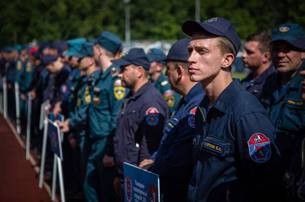 «Мы все, как звенья одной цепи: каждый знает, что делать»: в Апаринках прошли соревнования среди пожарных города Москвы