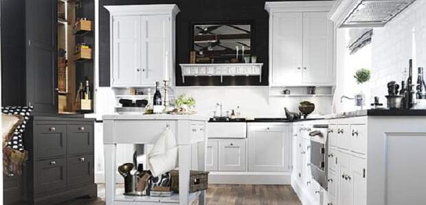 Один из самых лучших вариантов декорирования кухни в стильных черно-белых тонах.