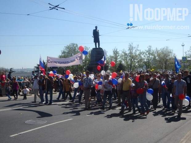 Первомайская демонстрация в Севастополе прошла без политических лозунгов