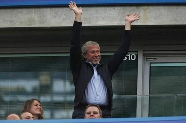 Britain Football Soccer - Chelsea v Sunderland - Premier League - Stamford Bridge - 21/5/17 Chelsea owner Roman Abramovich in the stands Action Images via Reuters / John Sibley Livepic EDITORIAL USE ONLY. No use with unauthorized audio, video, data, fixture lists, club/league logos or 