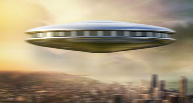 UFO Caught On Camera During Queens Platinum Jubilee Parade