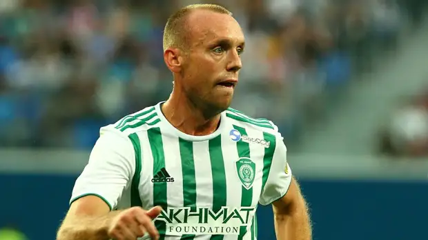 ФК «Ахмат» продлил контракты с Глушаковым, Ивановым и Городовым