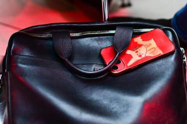 Новый iPhone взорвался через три часа после покупки