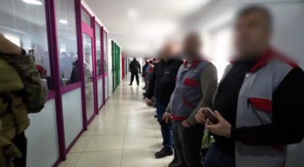 В Крымске нелегалы работали на заводе