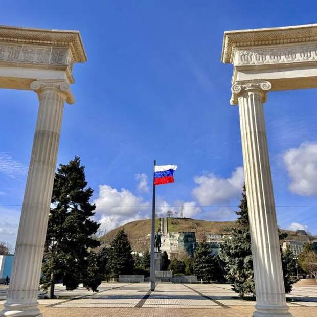 23 февраля 2014 года: Керчь - город, над которым первым подняли российский флаг