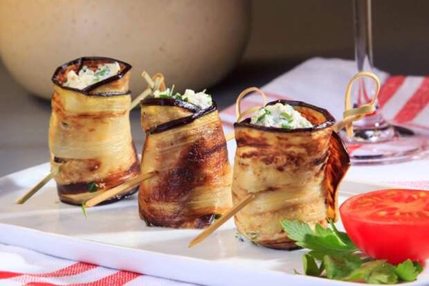 6 вкусных способов приготовить рулетики из баклажанов