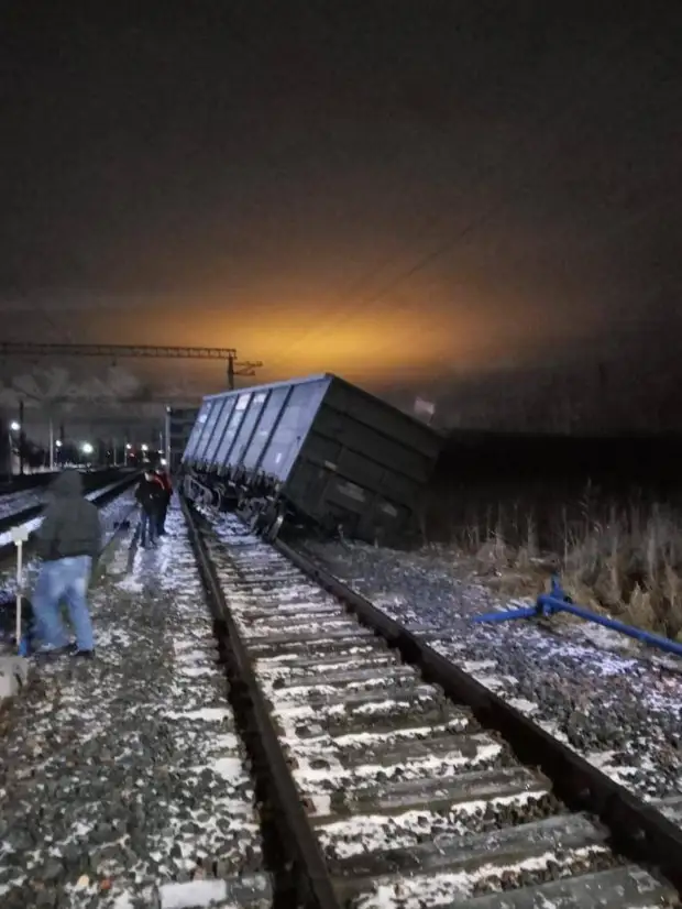 Петербургские железнодорожники попали под уголовное дело после схода вагона в Великом Новгороде