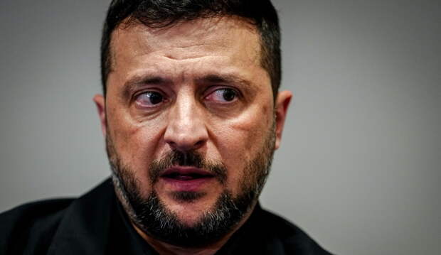 На Западе сравнили новогодние послания Путина и Зеленского