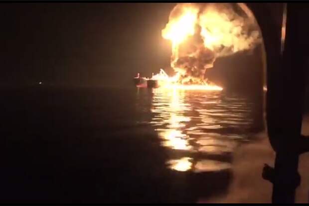 Атака БЭК Ирана на связанный с США танкер Safesea Vishnu попала на видео
