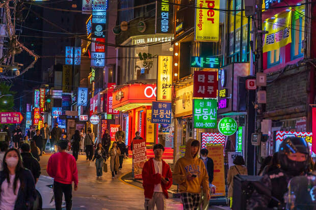 «Здесь важно фильтровать базар» Россиянин переехал в Корею из любви к кей-попу и нашел жену. Какой стала его жизнь в этой стране?