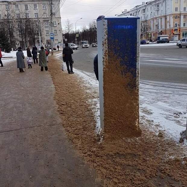 Многие коммунальщики так влюблены в свою работу, что их сложно остановить Многие коммунальщики так влюблены в свою работу, что их сложно остановить зима, коммунальщики