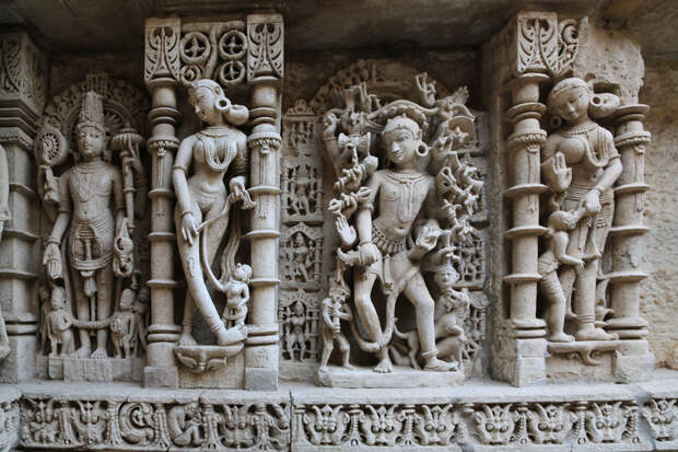 Рани-ки-Вав — тысячелетний колодец в Индии, потрясающий своей красотой 