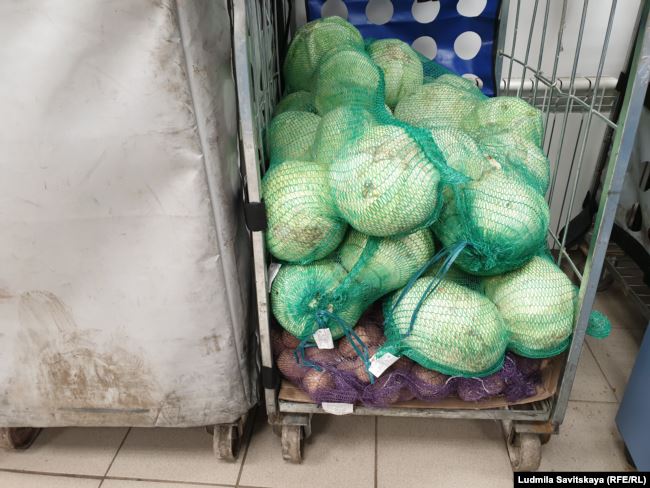 Капуста на псковском рынке