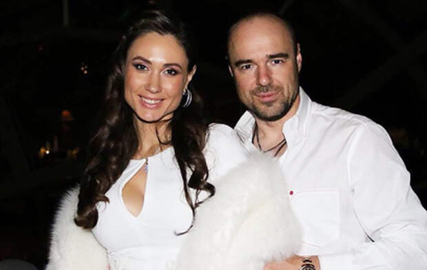 Елена Товстик рассказала об издевательствах бывшего мужа: «Роман пытается меня уничтожить»