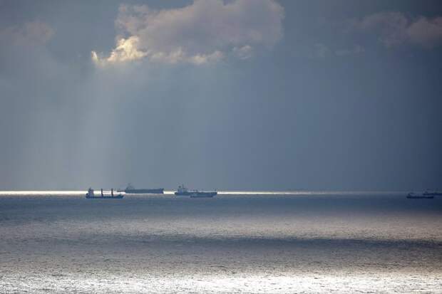 Политик Толстой: США не решились тронуть идущий на Кубу танкер под флагом России