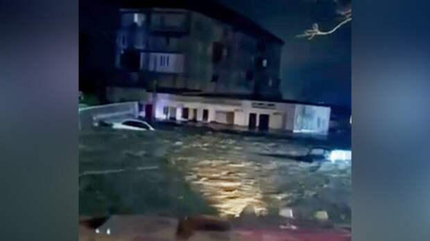 В Мамедкале (Дагестан) опубликовано видео мощного наводнения