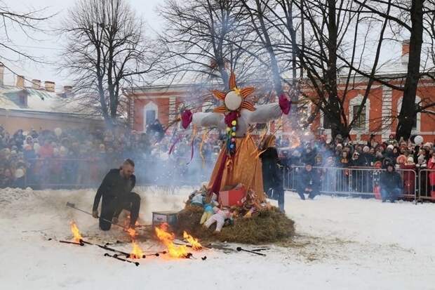Жителям Ленобласти рассказали, где и как можно отпраздновать Масленицу