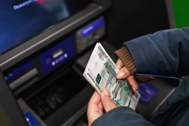 Многодетная россиянка перевела миллион на «земельку в Калуге» сожителю-альфонсу