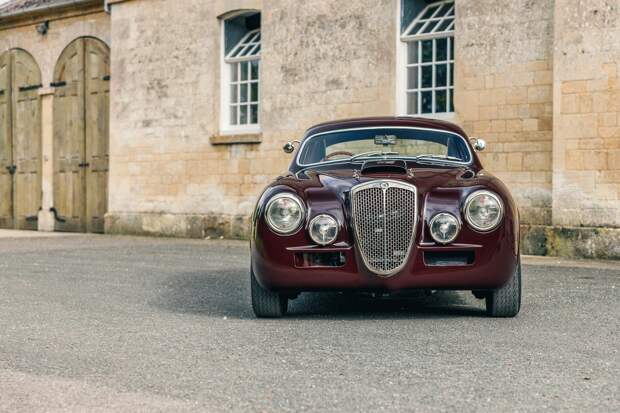 Рестомод Lancia Aurelia Outlaw European CSL на 300 лошадиных сил