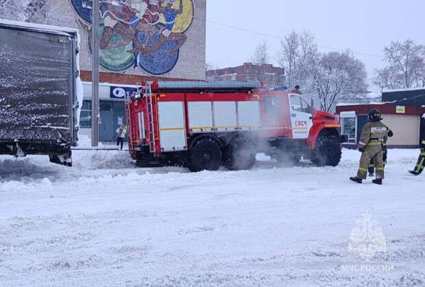 В российском городе из-за «бури столетия» ввели режим ЧС