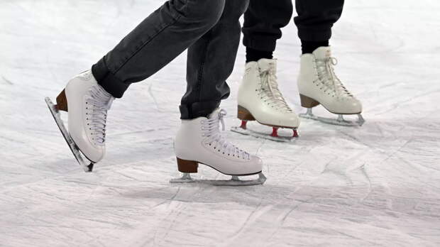 В Мытищах школьники устроили «смертельное шоу» с прыжками на коньках