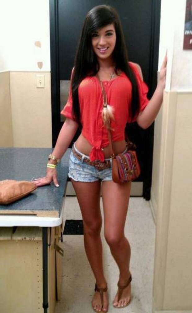 When Shortness Of Girls’ Shorts Is Never Enough (70 pics)