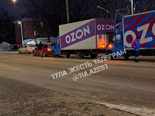 В Туле произошло массовое ДТП с грузовиками Ozon