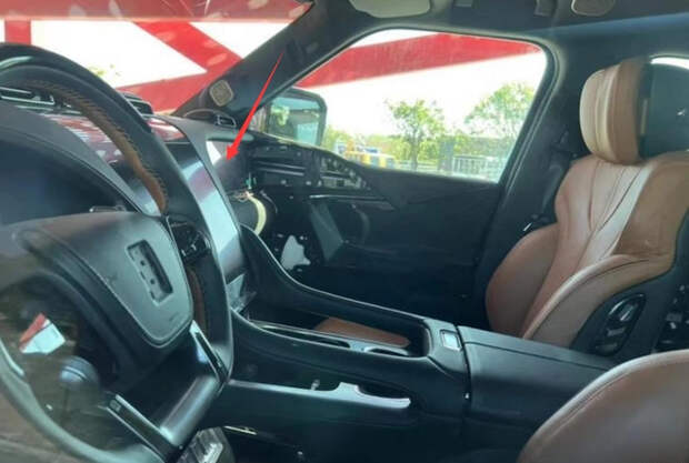 Электрический внедорожник BYD YangWang U8 замечен на улицах Шанхая без камуфляжа