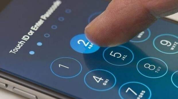 Ребёнок заблокировал iPhone родителей на 47 лет