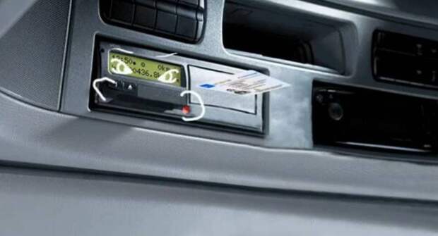 Карта тахографа не читается: что делать водителю