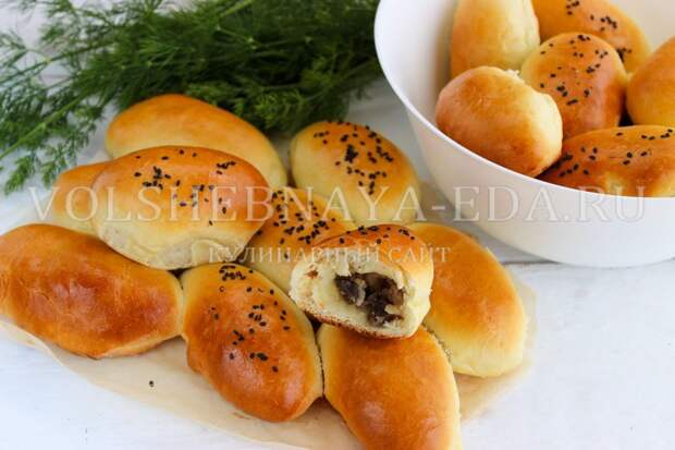 Пирожки с грибами и картошкой