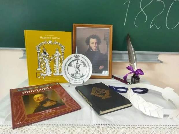 В марте для нижегородских школьников вместо звонков звучат фрагменты произведений Чайковского, Глинки и Бородина