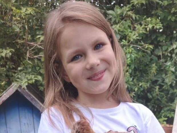 Жива: в Смоленске волонтеры нашли пропавшую 9-летнюю Сашу Фоменкову