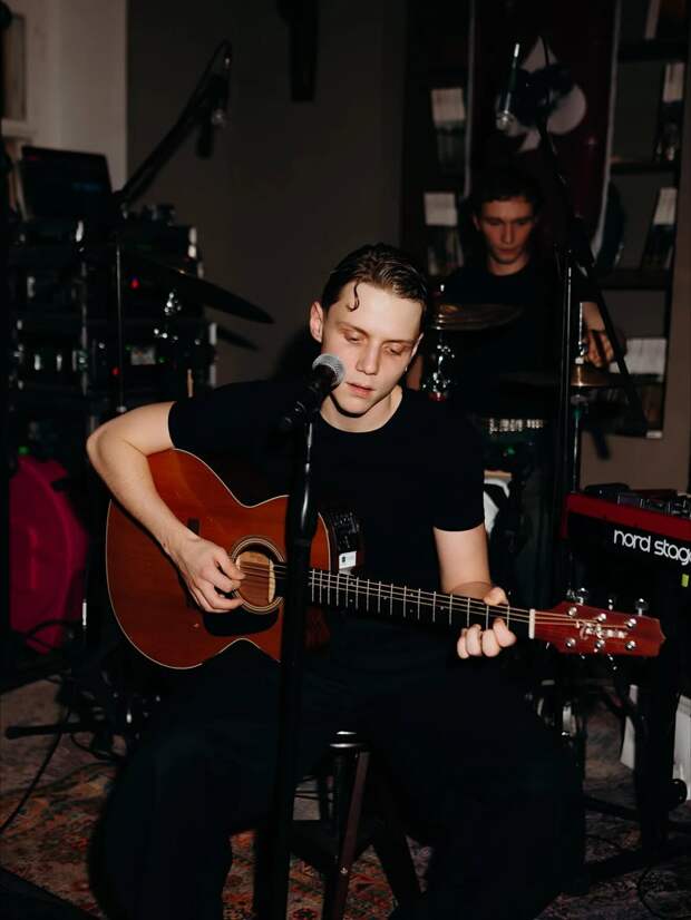 Анна и Юлия Пересильд поздравили Ваню Дмитриенко с днём рождения