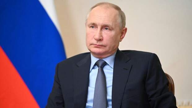 Президент Путин на встрече с членами «Единой России» призвал сверить часы перед выборами