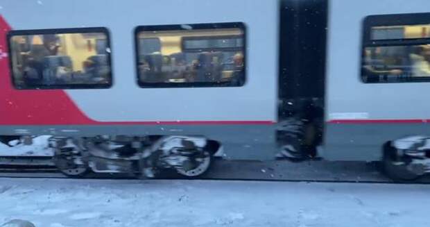 Подростков-зацеперов задержали на железнодорожной станции в Петербурге