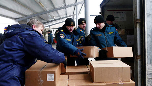 Гуманитарная помощь в Донбассе. Архивное фото