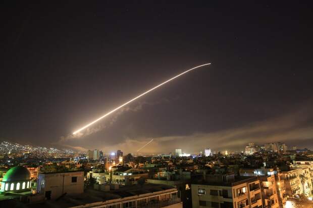 Это провал: Военные объекты САА были эвакуированы до удара США, треть ракет сбиты, сирийцы празднуют поражение агрессора (ФОТО, ВИДЕО)