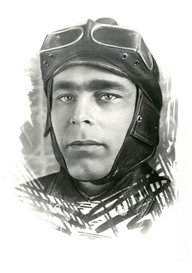 Л. И. Брежнев — курсант Забайкальской бронетанковой школы. 1936