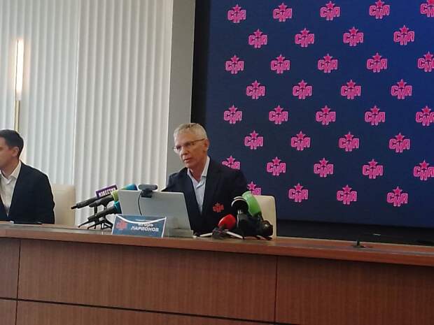 Миллер провел рабочую встречу с наставником СКА Ларионовым