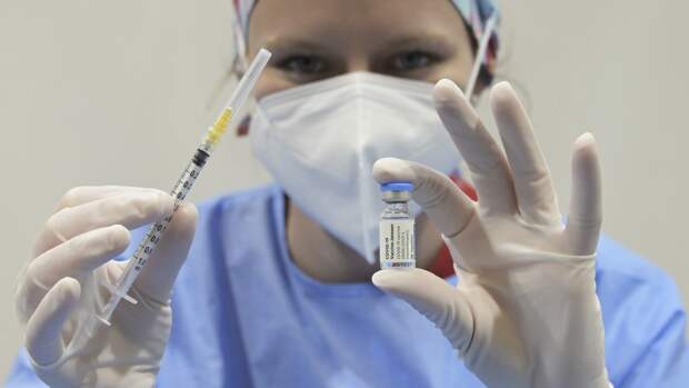 Европейские специалисты сравнили показатели смертности от вакцин Pfizer и AstraZeneca