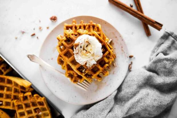 Вафли из тыквы. \ Фото: savorynothings.com. Вафли из тыквы. \ Фото: savorynothings.com.