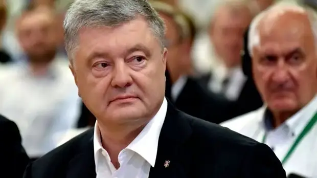Порошенко поставил ГБР условие для явки на допрос