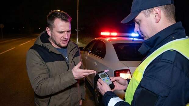 Юрист рассказал, что делать при несогласии водителя с показаниями алкотестера
