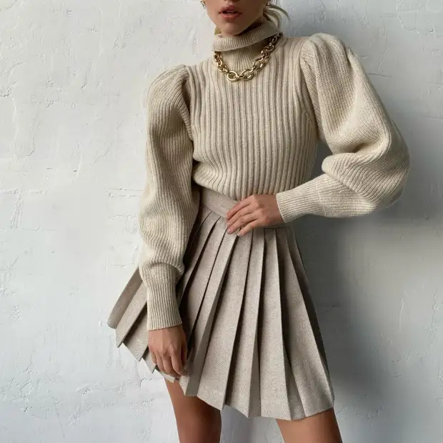 Модный свитер 2022: оригинальные дизайны на любой вкус