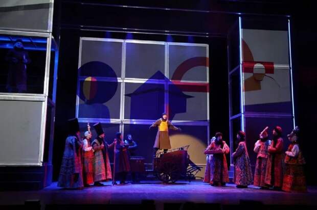 В Театре на Малой Ордынке представили мультимедийный спектакль «Соборная площадь»