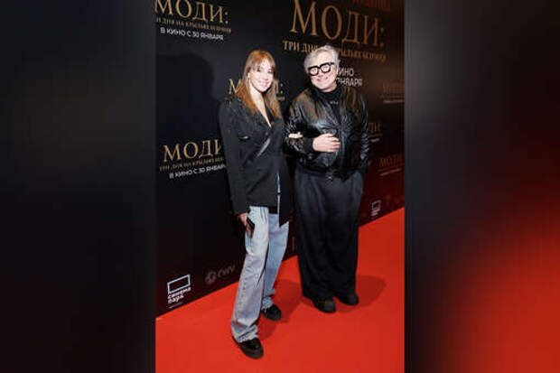 Модель Полина Диброва призналась, что создала клуб для поддержки семьи